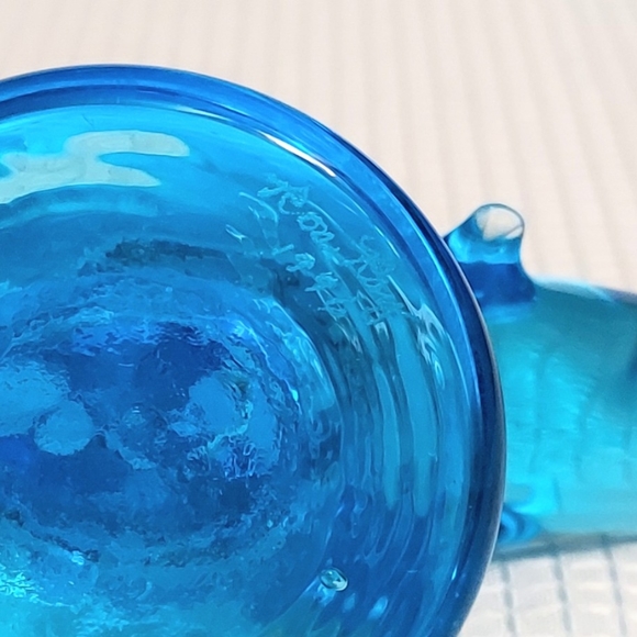Ron Ray Signed 1996 Art Glass Dolphin Figurine Paperweight Blue - Picture 8 of 11